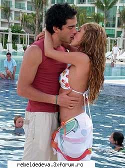 anahi ponchoe foto