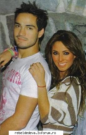 anahi ponchoe foto    