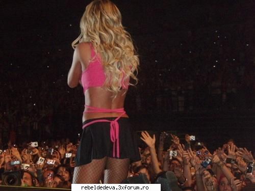 =) poze cu anahi la concert in