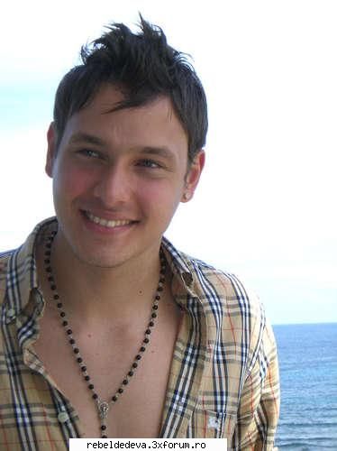Derrick James alias Santos Echage - dia_anahi_rbd - Derrick