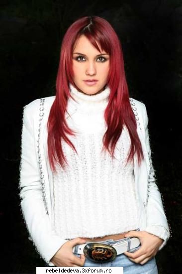 Dulce maria Creatoare de moda - cred ca o sa fei nisthe creatii fabuluase pt ca - Dulce