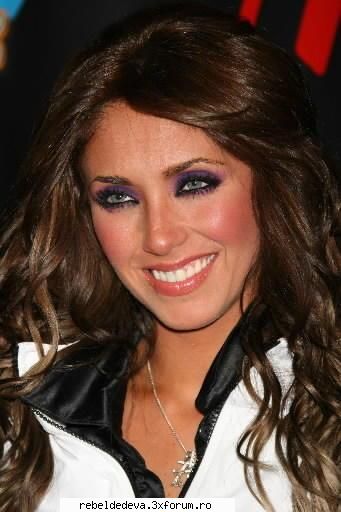 Galerie Foto - am sa pun si niste capturi cu anahi - Anahi