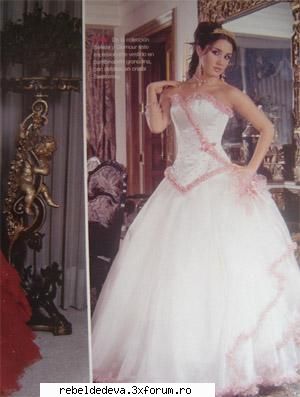 dulce imbracata in rochii,fuste etc elegante - pon shi yo mai multe poze dar punetzi shi voi - Dulce